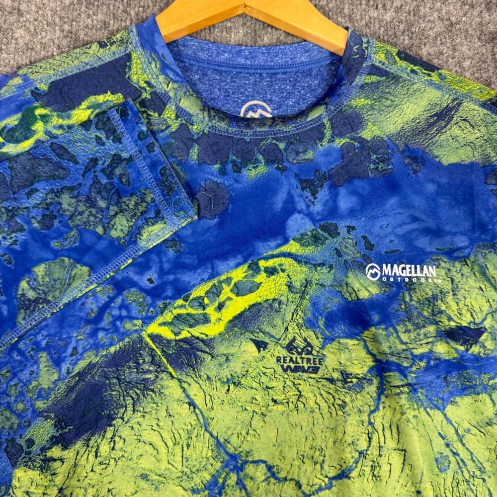 Magellan Outdoors Realtree Wave Fishing Shirt Mens Size S Blue Green Camo EUC